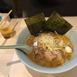 豚骨醤油ラーメン