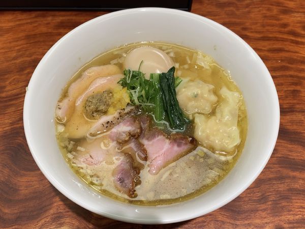 「特製塩そば」@三馬路 東京店の写真