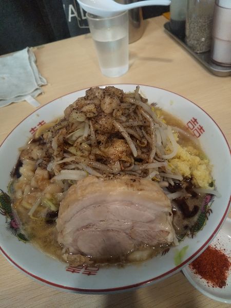 「ラーメン750円(麺少なめ・生姜あぶら火の粉)マー油50円」@自家製麺 まさきの写真