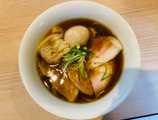 「特製醤油らぁ麺」@中村麺三郎商店の写真