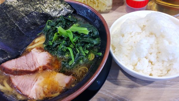 「朝ラーメン600円、ライス大盛り無料」@ラーメン桜道の写真