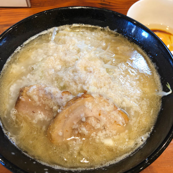 「佐藤さん 100g 650円 生卵 50円」@麺＆cafe Coi.Coi.の写真