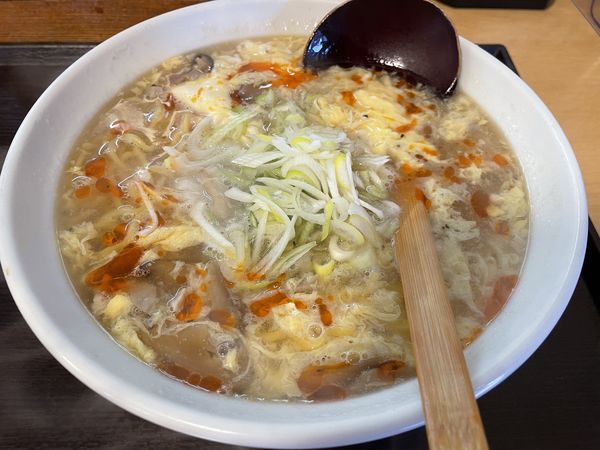 「酸辣湯麺（サンラータンメン）」@楽食中華 飛燕の写真