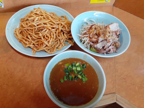 「だんだん辛くなるつけ麺、味噌味」@立川マシマシ ロイヤルスープの写真