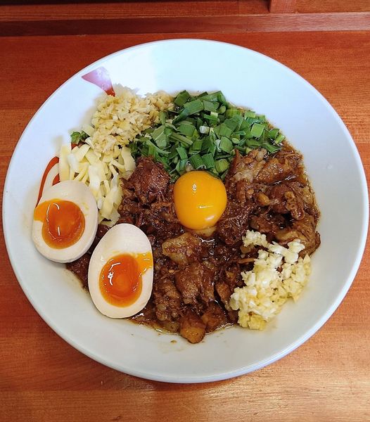 「(裏) 秘密のラーメン 850円」@らーめん・油そば 笑びすの写真