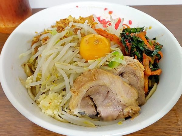 「小 汁なし ニンニク ニラキムチ 紅」@ラーメン二郎 横浜関内店の写真