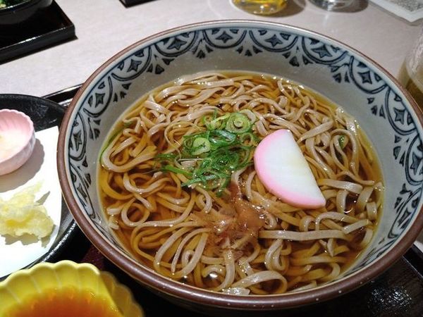 「かけそば」@和ダイニング四六時中 大津京店の写真