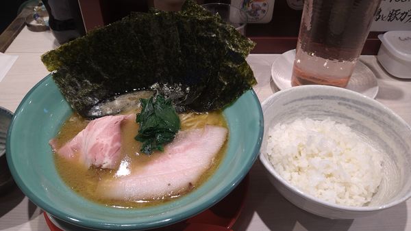 「【限定】家系ラーメン中野家¥1000+のり¥100-」@柳麺 呉田-goden-の写真