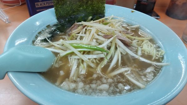 「朝ラーメン　醤油ラーメンネギトッピング」@ラーメンショップ 成瀬が丘店の写真