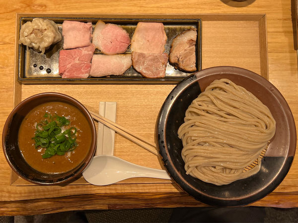 「つけめん並(全粒粉麺)+特選全部乗せトッピング」@中華蕎麦 とみ田の写真