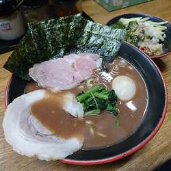 ラーメン 700えん  ライス バラチャーシュー