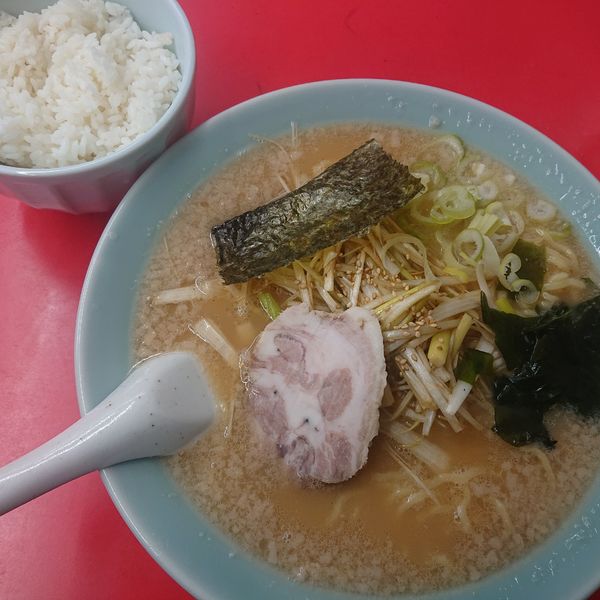 「ネギラーメン850円、ライス150円」@ラーメンショップ太郎 坂戸店の写真