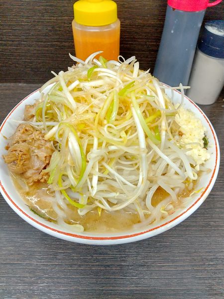 「ラーメン 豚まし ネギ」@ラーメン二郎 川越店の写真