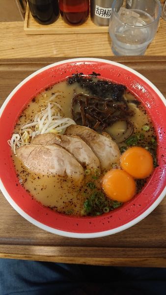 「玉子入ラーメン」@黒亭 下通店の写真