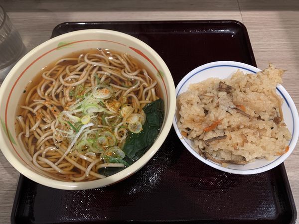 「ミニ鶏五目ご飯セット 500円」@狭山そば 所沢店の写真