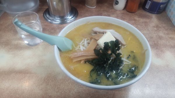 「味噌カレー牛乳ラーメン(バター入り)」@味の札幌 大西の写真