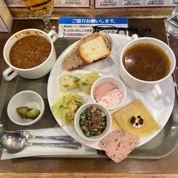 「エッセンベルクと十種野菜のカレー」@BEER&CAFE BERGの写真