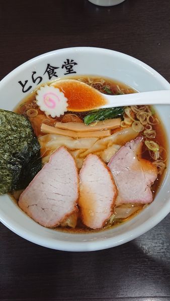 「焼豚ワンタン麺」@とら食堂の写真