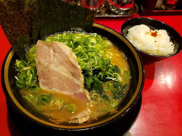 「朝ラーメン+九条ネギ」@横浜家系ラーメン 志田家 蒲田店の写真