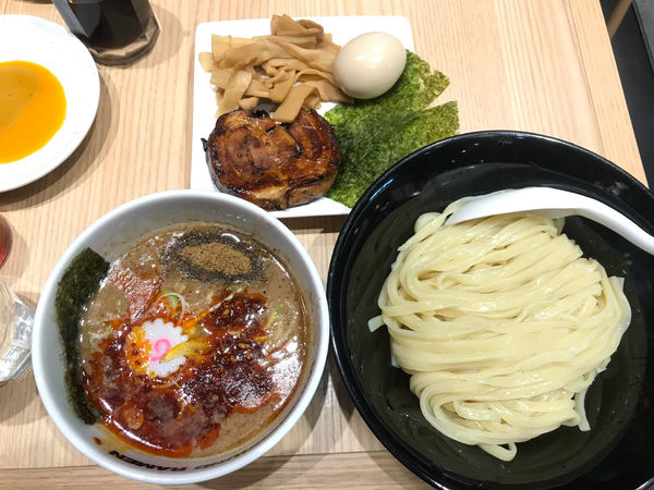 「特製辛つけめん（濃厚）」@UNDER GROUND RAMEN 頑者 グランエミオ所沢店の写真