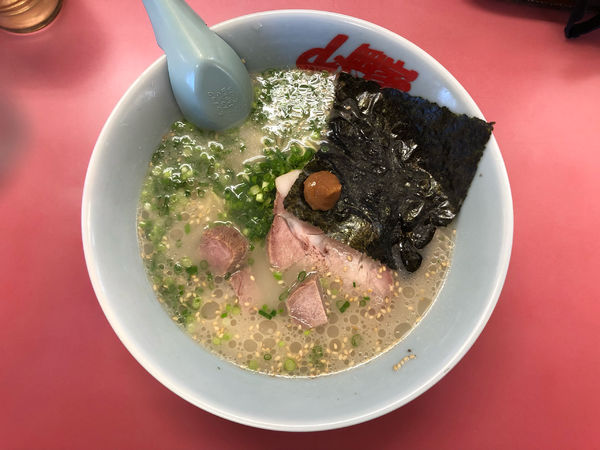 「朝ラーメン＋コロチャーシュー6個」@ラーメン山岡家 つくば中央店の写真