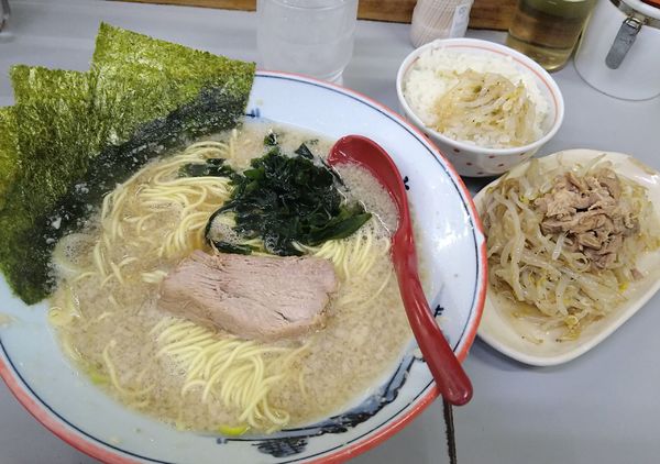 「ラーメン+もやし別皿」@ラーメンショップ 122号騎西店の写真