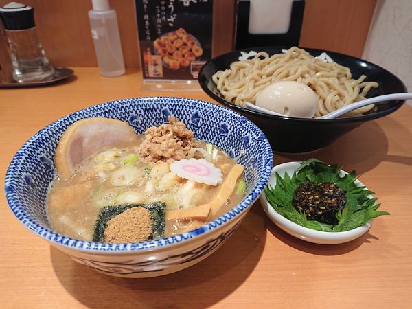 「特製つけめん＋生七味」@六厘舎の写真