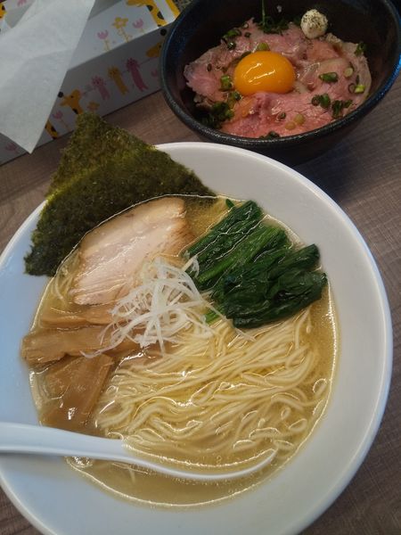 「海の塩中華そば750円ローストビーフ丼(小)390円」@東大和ラーメン大冬樹Season2の写真