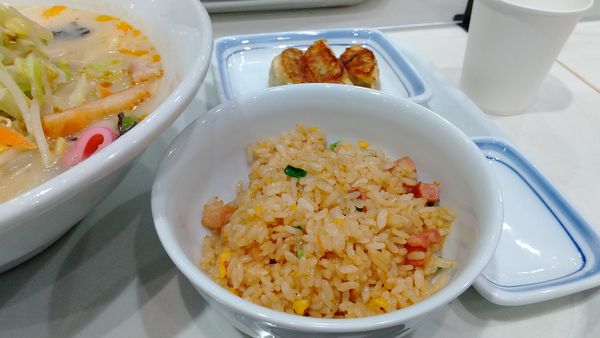 「#ぎょうざ #3個 #半チャーハン #420円」@長崎ちゃんぽん リンガーハット イトーヨーカドー大森店の写真