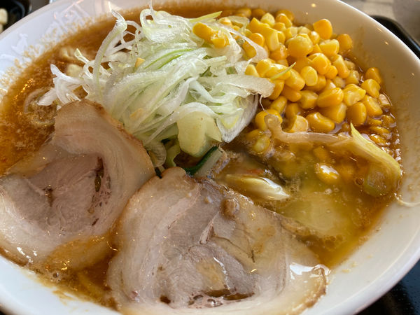 「札幌味噌ラーメンけやきコーンバター、得意クーポン豚バラチャーシュ」@らあめん花月嵐 ひたちなか高場店の写真