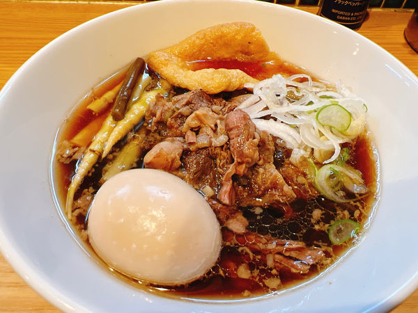 「和牛すじ蕎麦」@ほっこり中華そば もつけの写真