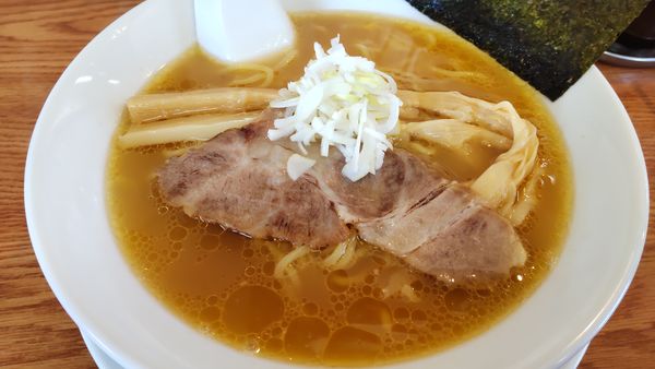 「鶏醤油らーめん600円」@らーめん 燦々の写真