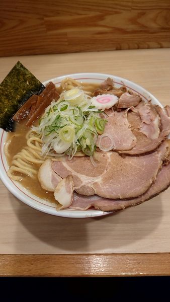 「豚豚鶏鶏蟹のカオスラーメン(味噌)+肉増し」@麺や 六等星の写真