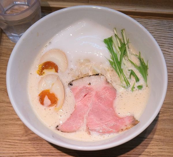 「ふく流らーめん＋味玉子」@ふく流らーめん 轍 東京高田馬場本店の写真
