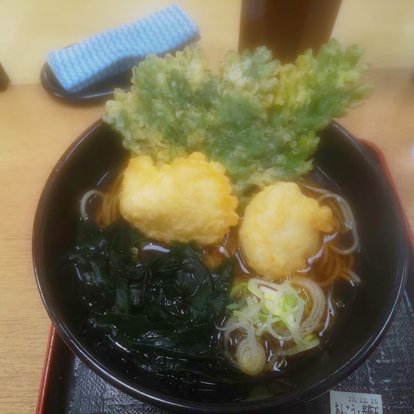 「あんこう天と春菊天そば(限定)」@箱根そば 新宿西口店の写真
