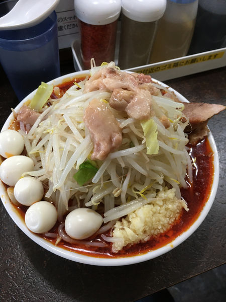 「あかいラーメン+うずら」@ぶたけん。の写真
