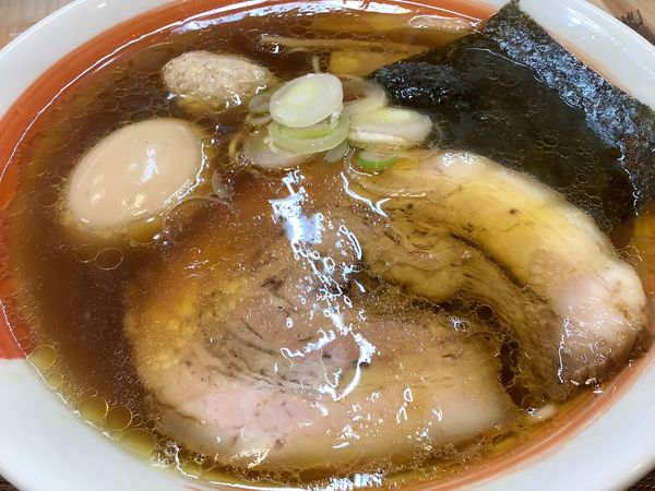 「こく旨醤油味玉らぁ麺　900円」@らぁ麺 桃の屋の写真