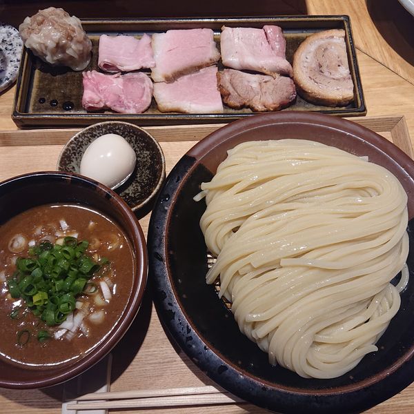 「つけ麺大1400円、全部のせ1000円、比内地鶏味玉200円」@中華蕎麦 とみ田の写真