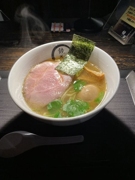 「塩ラーメン+味玉」@らーめん愉悦処 鏡花の写真