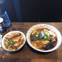 醤油焦がしネギラーメン