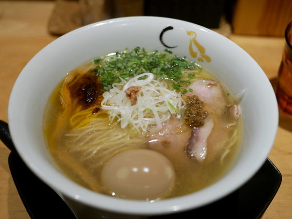 「味玉塩そば」@SOBAHOUSE 金色不如帰 新宿御苑本店の写真