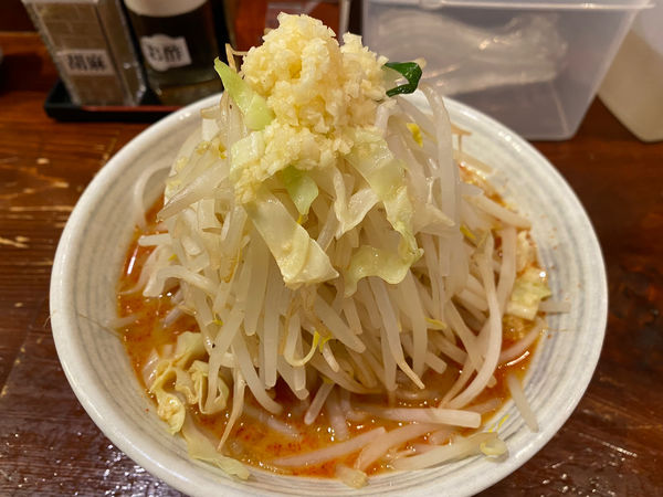 「鷹の爪らーめん」@旨辛ラーメン表裏 高田馬場店の写真