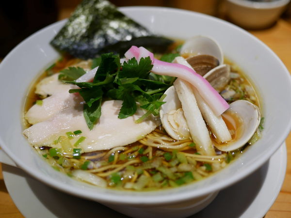 「鶏・煮干・蛤トリプルSOBA」@Ginza Noodles むぎとオリーブの写真