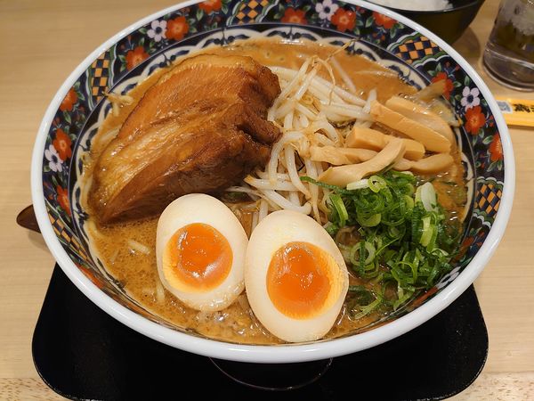 「旨とろ角煮味噌らーめん」@五穀みそらーめん 味噌屋蔵之介 所沢けやき台店の写真