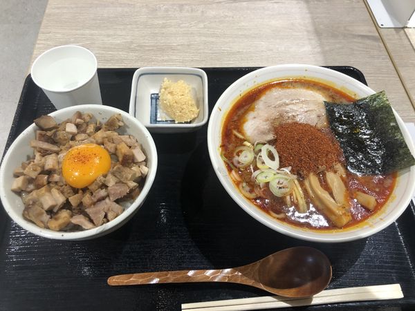 「辛辛魚ラーメン辛め＋豚ご飯＋ニンニク」@井の庄 光が丘店の写真