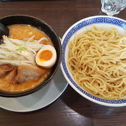 味噌辛つけ麺中盛り