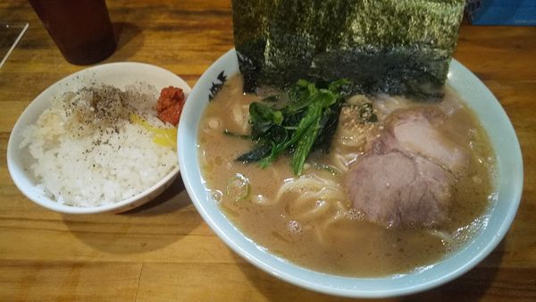 「ラーメン+ライス(¥750+100)」@洞くつ家の写真