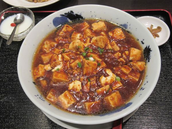 「麻婆麺（858円）＋半チャーハン（308円）」@中華料理 百菜の写真
