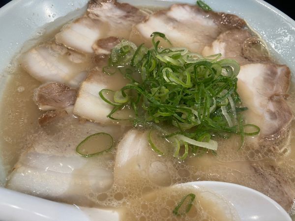 「チャーシューメン＋替え玉x2」@博多濃麻呂 二子玉川店の写真