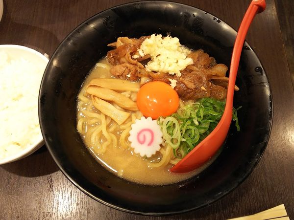 「肉玉そば＋無料ライス　900円」@肉玉そば おとど 北千住店の写真